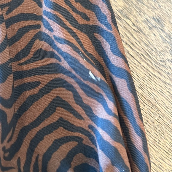 Lovers and Friends Fai Mini Dress in Jules Tiger print - Picture 3 of 4